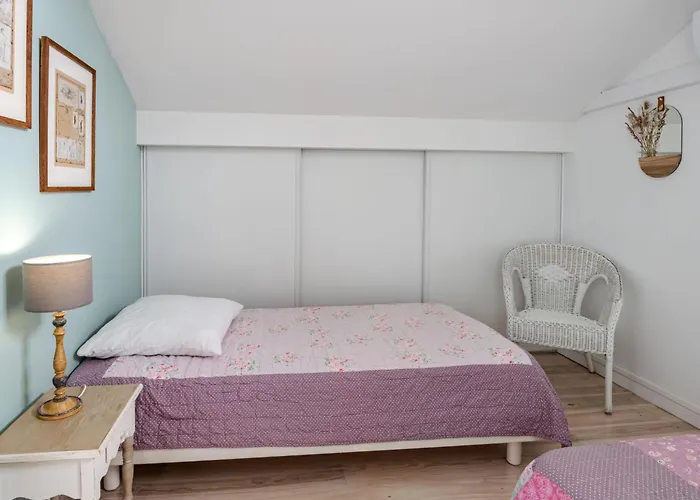 La Chapelle By Interhome Contis les Bains